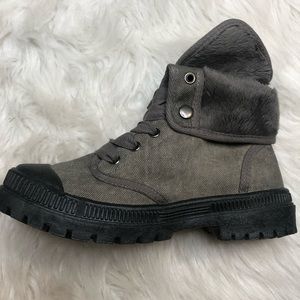 In Charge Very G Gray Boots